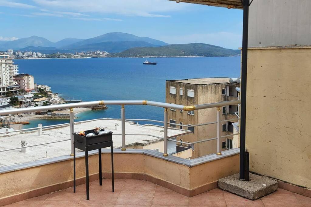 Glen'S Rooftop Sarandë Exteriör bild