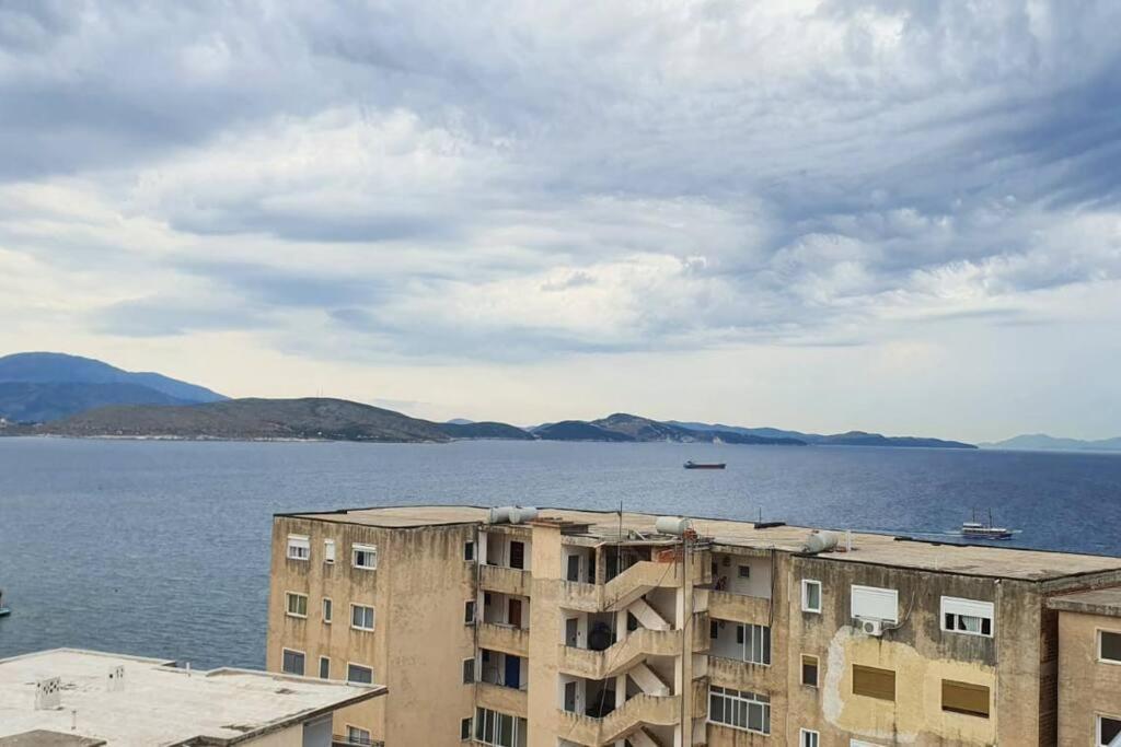 Glen'S Rooftop Sarandë Exteriör bild