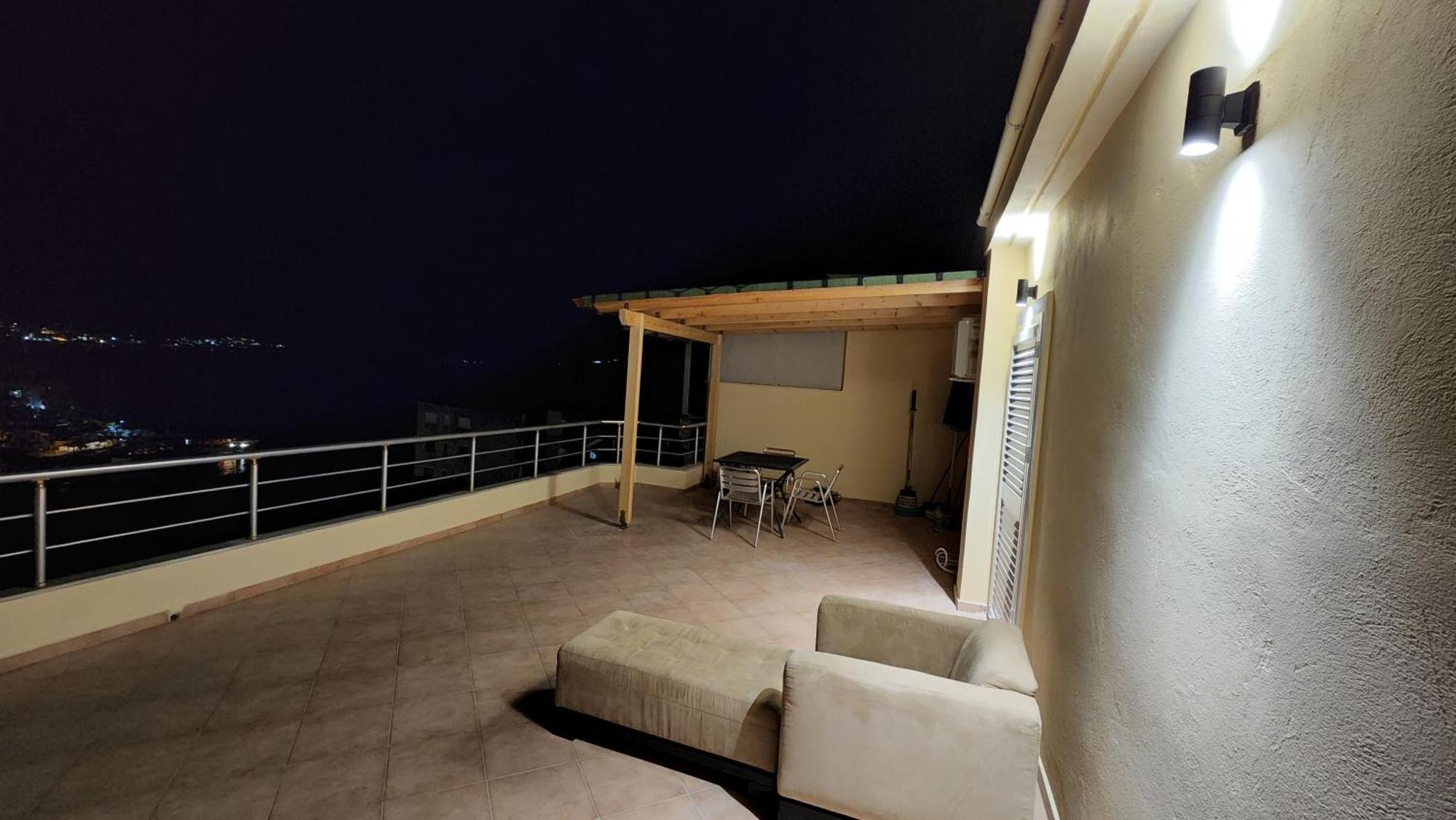 Glen'S Rooftop Sarandë Exteriör bild