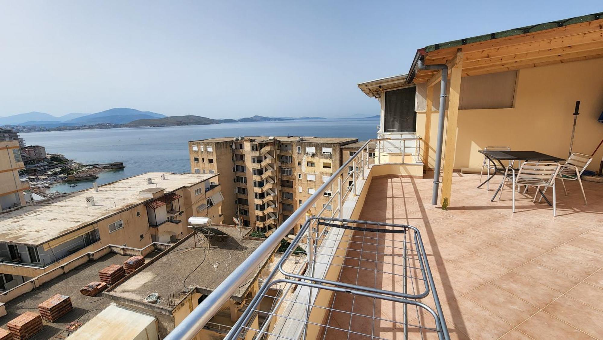 Glen'S Rooftop Sarandë Exteriör bild